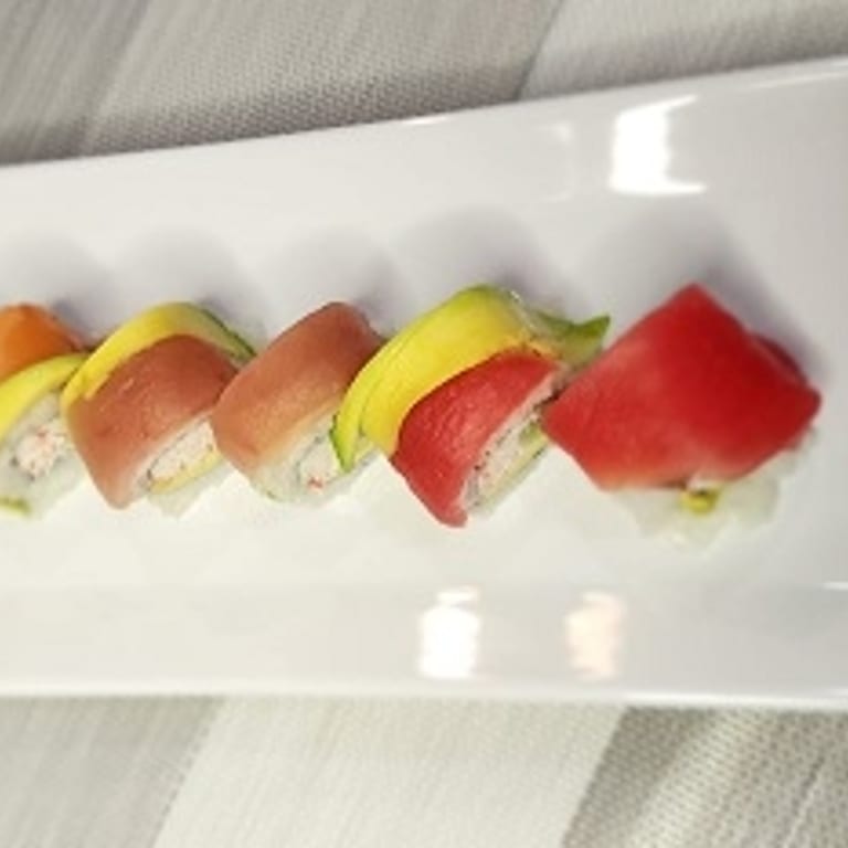 Delicious Rainbow Roll Experience