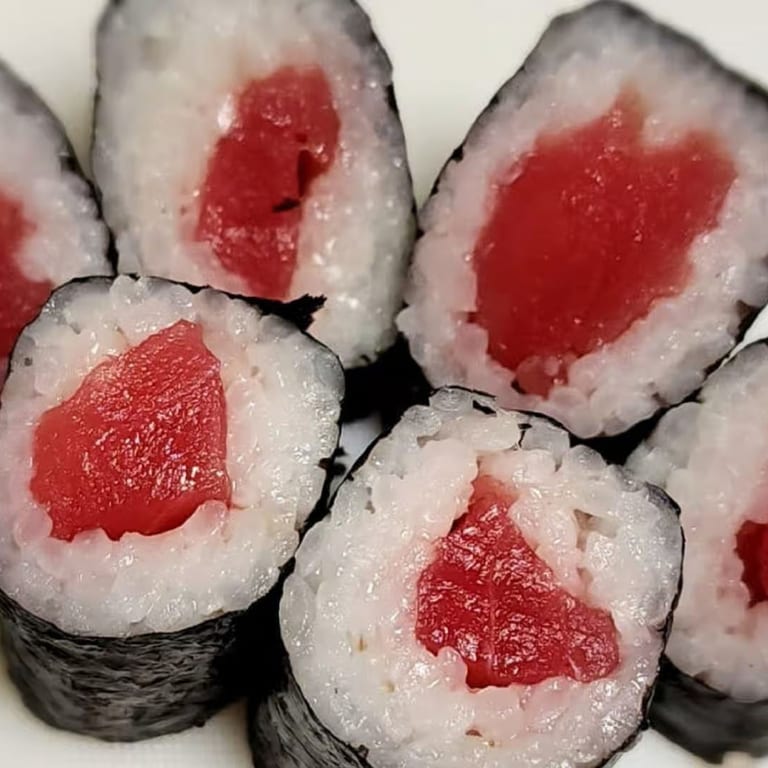 Delicious Tuna Roll Experience